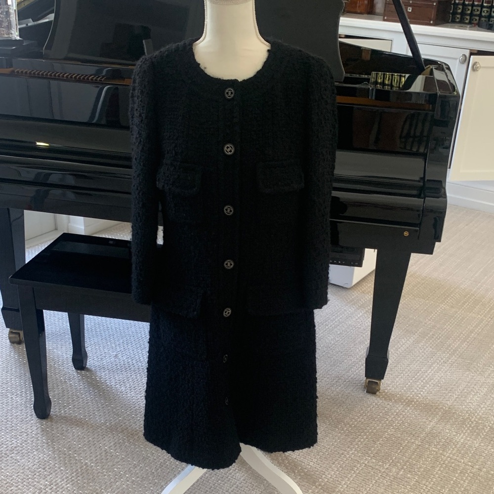 CHANEL Elegant Black Coat.  Like New. Size 42. Absolutely Beautiful!